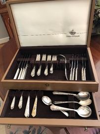 Very nice silverplate flatware