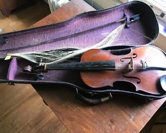  Antique violin 