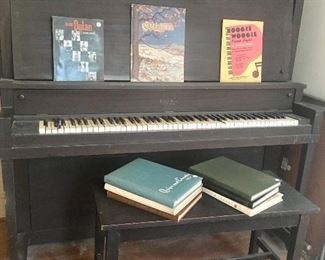 Upright piano (FREE!!!)