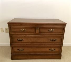 Kling Dresser