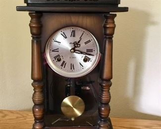 Alaron 21-day Wood Mantle Clock