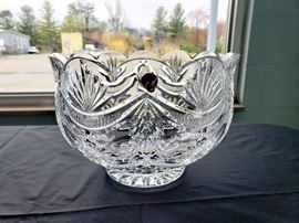 #26 - Waterford Crystal "Winter Wonderland" bowl - from the Designer's Gallery Collection. Limited edition 579/2500. Signed by designer Jim O'Leary 1998.