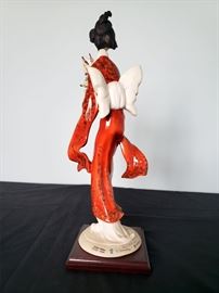 #33 - Giuseppe Armani / Florence Sculture d' Arte "Lotus Blossom" #528 figurine - limited edition 8039/10000. Hand signed by Giuseppe Armani.