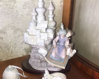FANTASTIC COLLECTION OF LLADRO FIGURINES 