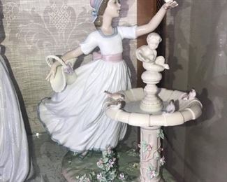 FANTASTIC COLLECTION OF LLADRO FIGURINES
