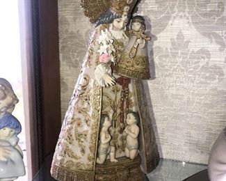 FANTASTIC COLLECTION OF LLADRO FIGURINES