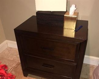 MODERN BROWN AND BLACK KING SIZE BEDROOM SET
BED-( 86”L x 79”W x 56”H)
LONG DRESSER-(56”L x 17.5”D x 42”H)
TALL DRESSER-(38”L x 17.5”D x 54”H)
2 NIGHTSTAND-(28”L x 17.5”D x 28”H)