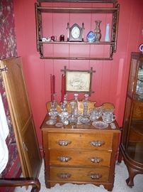Chest & Glassware