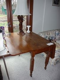 Lamp & Drop Leaf Table