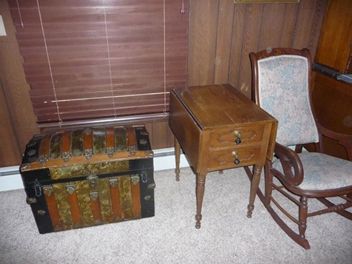 Trunk & Table