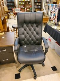 Office chair - great condition!