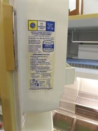 GE 15.6 no frost Refrigerator