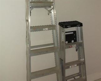 Aluminium step ladders