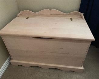 Blanket chest bench