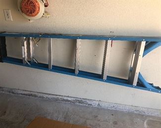 Fiberglass stepladder