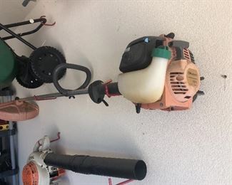 Gas powered trimmer