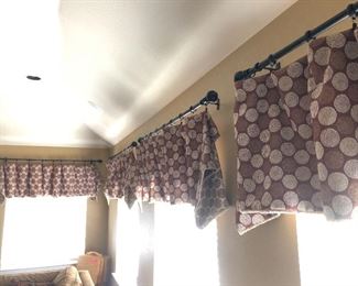4 panels of curtains double sided