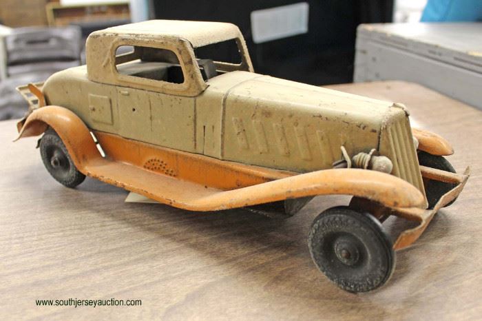 VINTAGE Metal Wind Up Car
Located Inside – Auction Estimate $50-$100