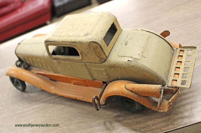 VINTAGE Metal Wind Up Car
Located Inside – Auction Estimate $50-$100