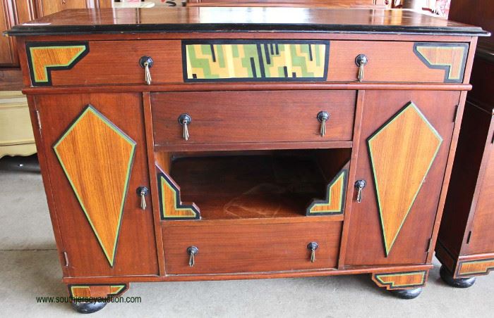 7 Piece “Ed J. Jennings Furniture” Junior Art Deco Paint Decorated Dining Room Set
Auction Estimate $300-$600 – Located Inside