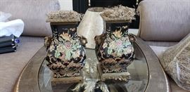 Castilian vases, decor