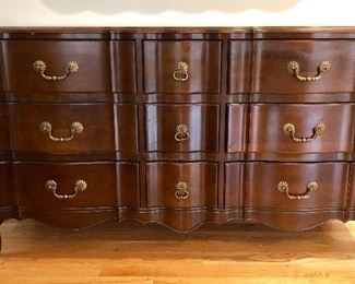 Matching 9-drawer dresser