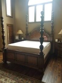 Queen bed with corner pillars
