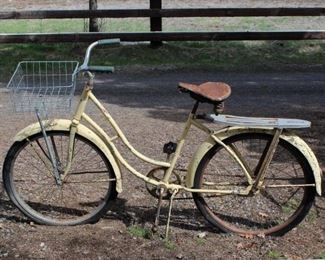 Vintage fat tire cruiser style bicycle 