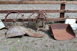 Misc farm items yard decor