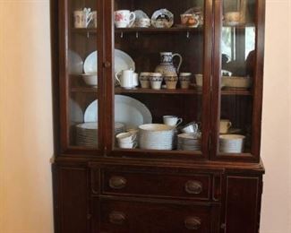 Medium size china hutch 