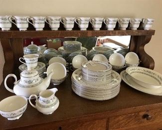 Royal Doulton Tara H5065 bone china svc. for 12