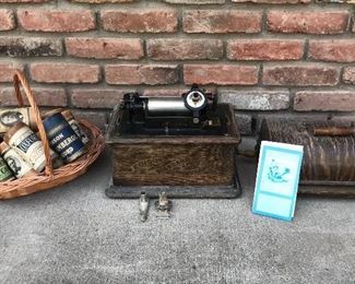 Edison Standard Phonograph w/cylinders 