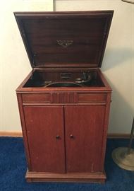 Victrola record player 