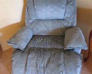 Oversized Recliner, Vibrates, too. Looks Comfy to me!!!