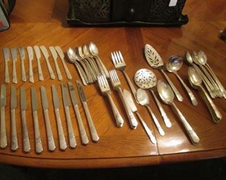 Oneida Rogers Silver Plate Flatware Set "Silver Rose", 74 pieces