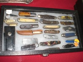 nice selection of pocket and sheath knives