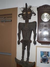 4' Papau New Guinea fierce carved wooden hook figure 