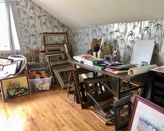 Lots of frames & paintings 