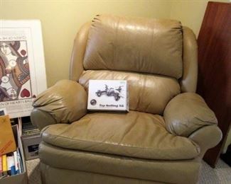 LEATHER RECLINER