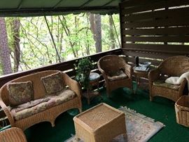 Nice 8 piece wicker set