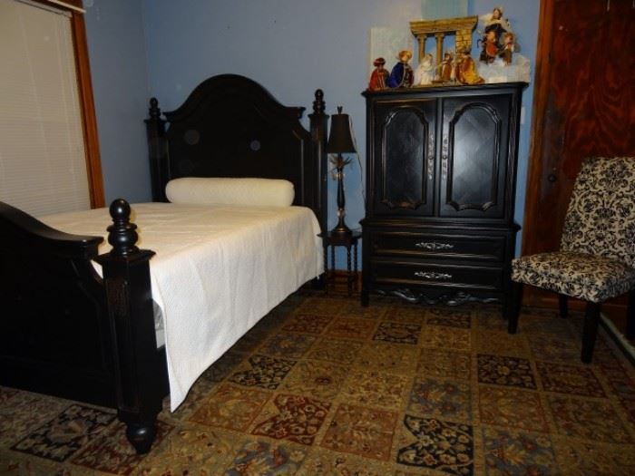 Full/Queen Size Bed with Door Chest