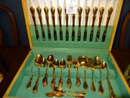 Oneidacraft deluxe stainless château service for 12, 96 pieces