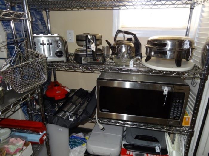 Four slice toaster waffle maker (professional), electric teapot electric skillet toaster oven vintage jars
