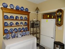 Kitchen Aid, Refrigerator/Freezer with Freezer on the Bottom... San Francisco Wall Clock