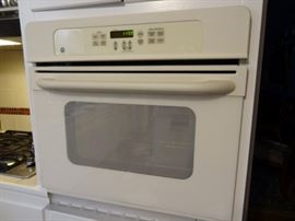 General Electric Built in Oven. Works Great.