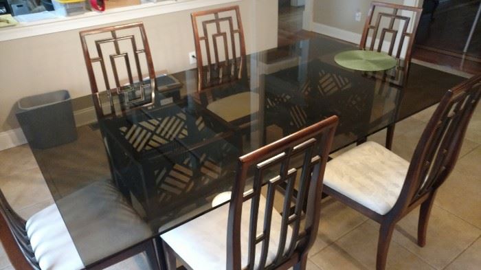 Glass kitchen table   NICE!