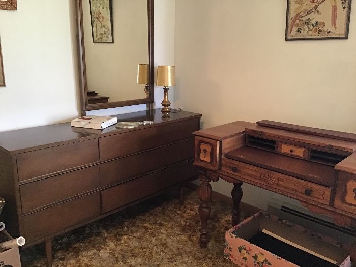 Nice long dresser with mirror