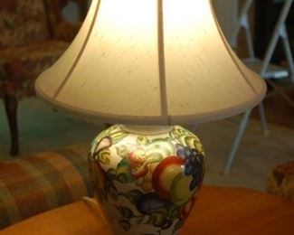 Decorative table lamp