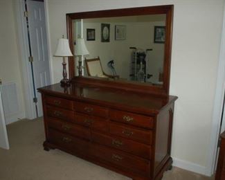 Thomasville 10 drawer dresser with mirror