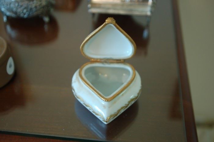 Limoge porcelain ring box